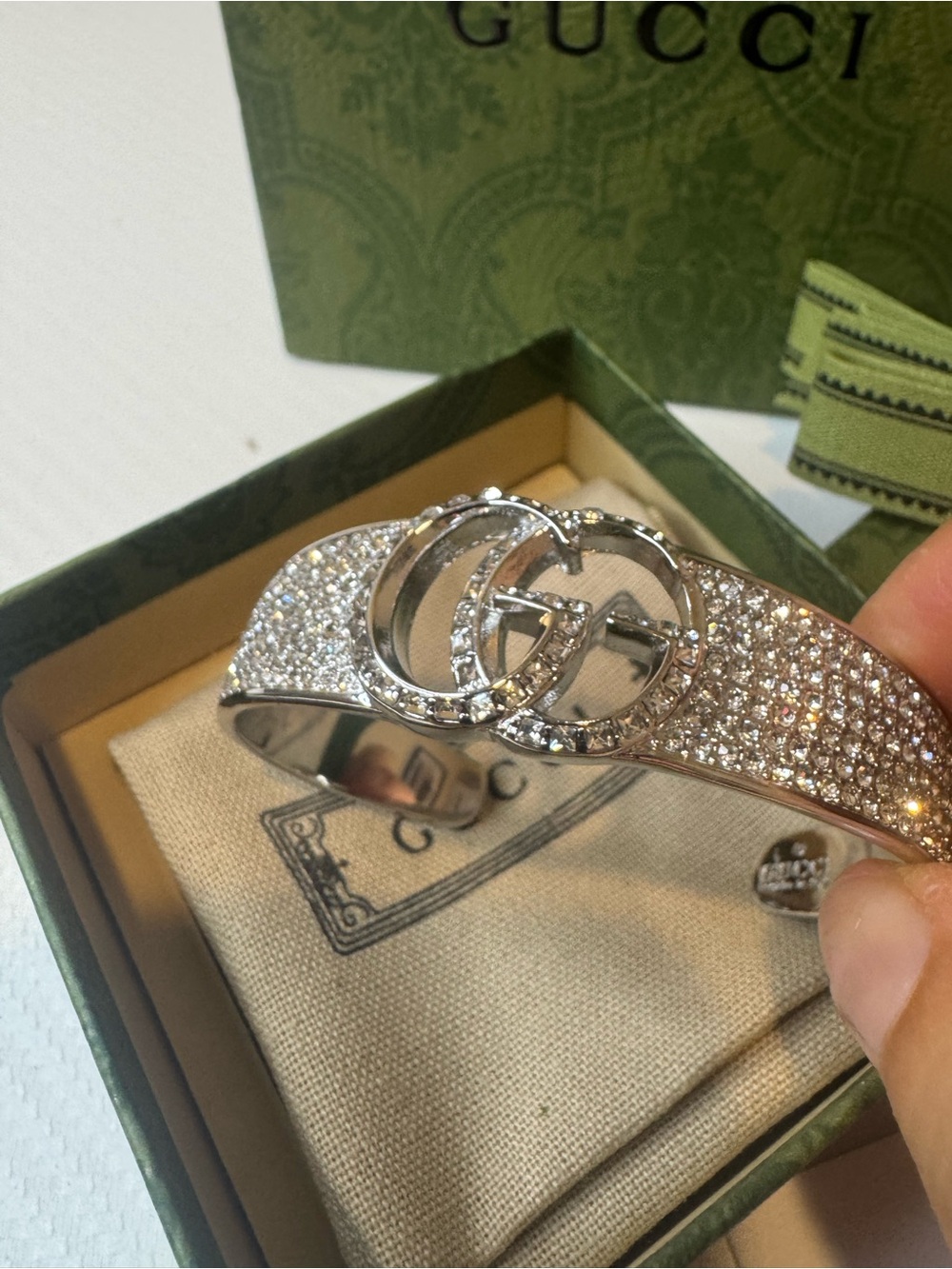 Gucci Silver Crystal Pavé Interlocking G Bangle Bracelet - Picture 3 of 9